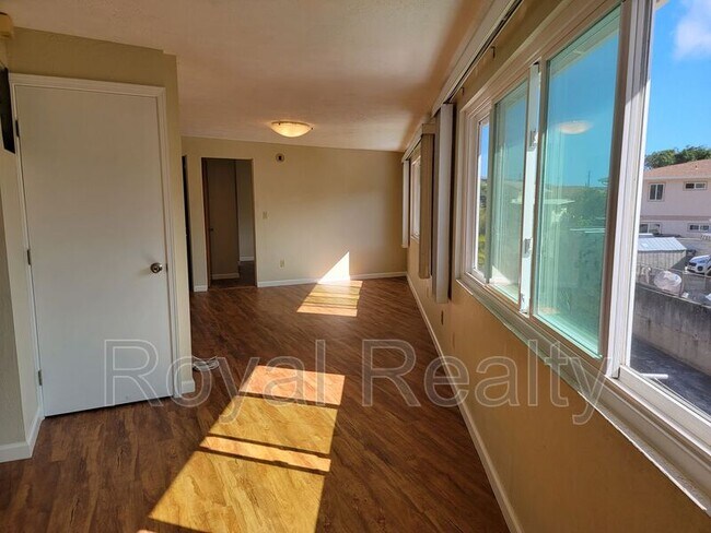 Building Photo - 3415 Kalua Rd