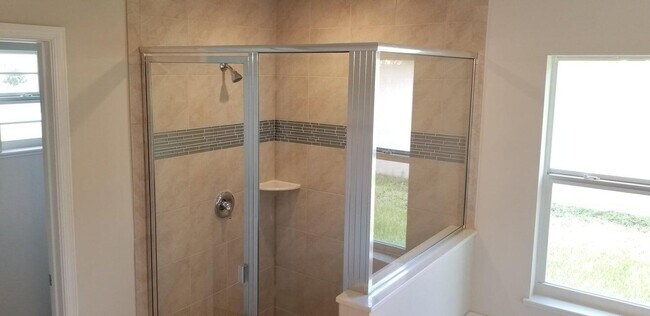 Building Photo - 5834 NW Coosa Dr