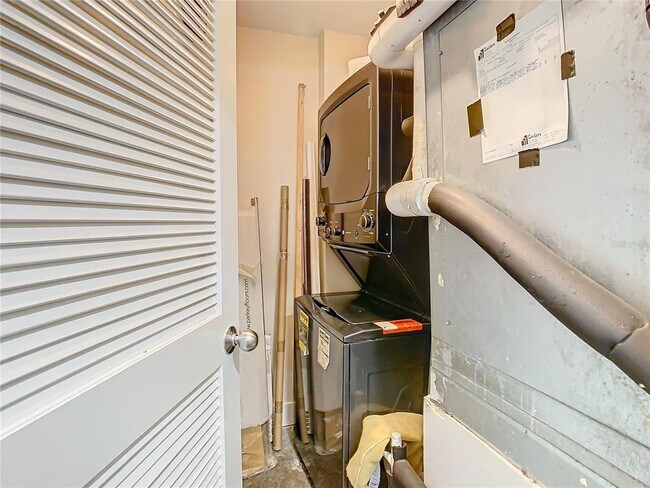 Building Photo - 1208 E Kennedy Blvd