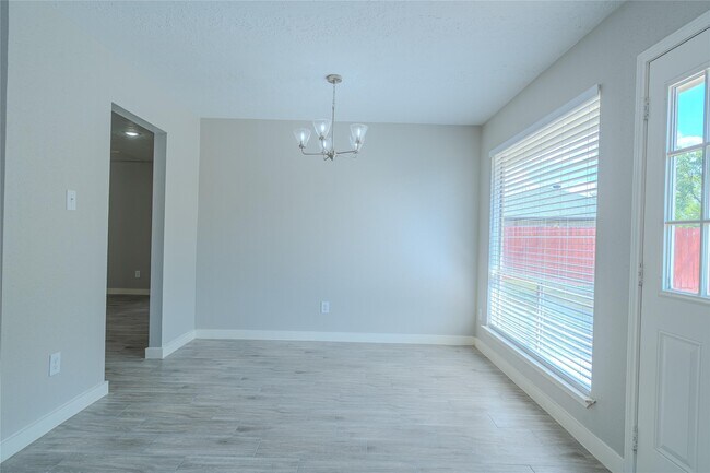 Building Photo - 2714 Flintrock Cir