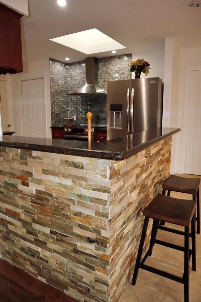 Building Photo - 19 Pilot Point Dr