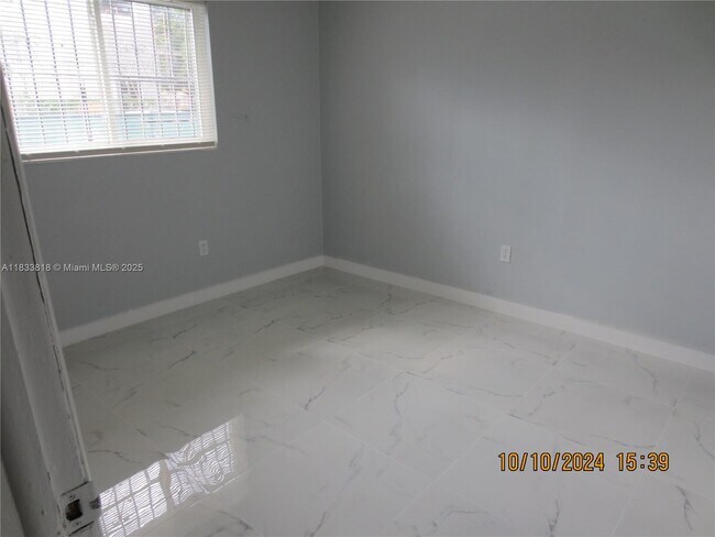 Building Photo - 1141 NW 30th St