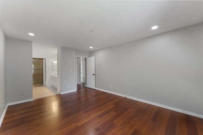 Building Photo - 10805 Camino Ruiz