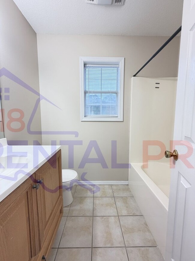 Building Photo - 3 Bed, 2 Bath Home in Ruston!