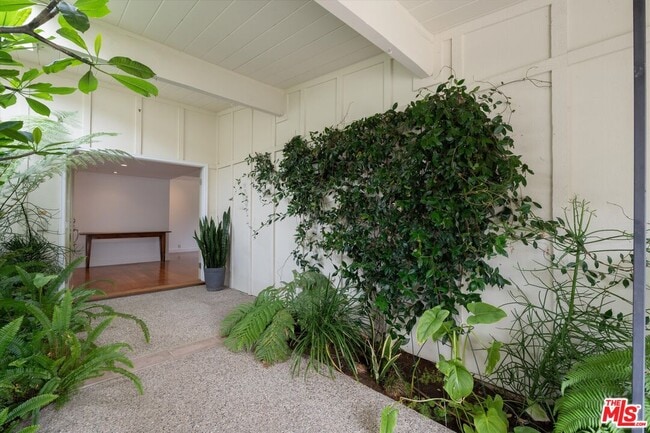 Building Photo - 1324 El Hito Cir