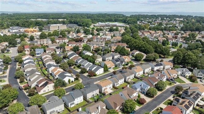 Building Photo - 148 Graystone Trce
