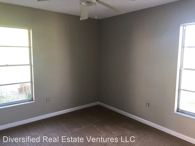 Building Photo - 3 br, 1.5 bath House - 3918 Feather Drive
