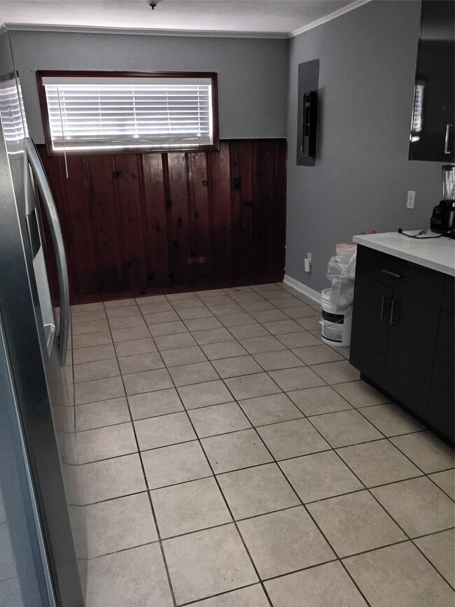 Building Photo - 10330 S Oswego St