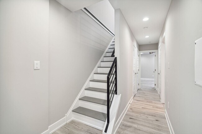 Building Photo - 2429 N 3rd St