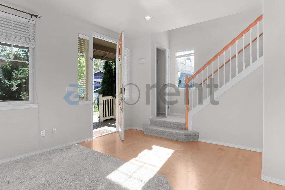 Building Photo - Unit