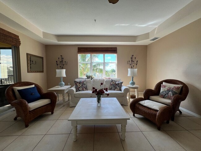 Building Photo - Furnished/Short Term Rental ** Available 5/1/26 ** 3 Bed/2 Bath Condo ** Punta Gorda ** $2,750/mo...