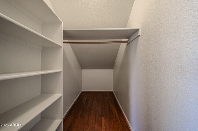 Building Photo - 2568 E Santa Rosa Dr