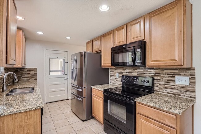 Building Photo - Spacious 5-Bedroom Retreat in Arvada, CO!