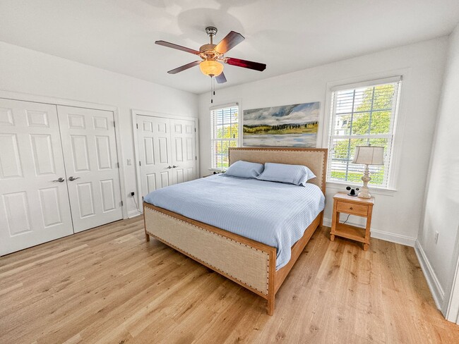 Building Photo - Fully Furnished Waterfront Elegance on Mai...