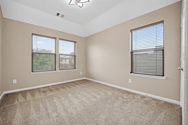 Building Photo - 16419 Sheffield Run Dr