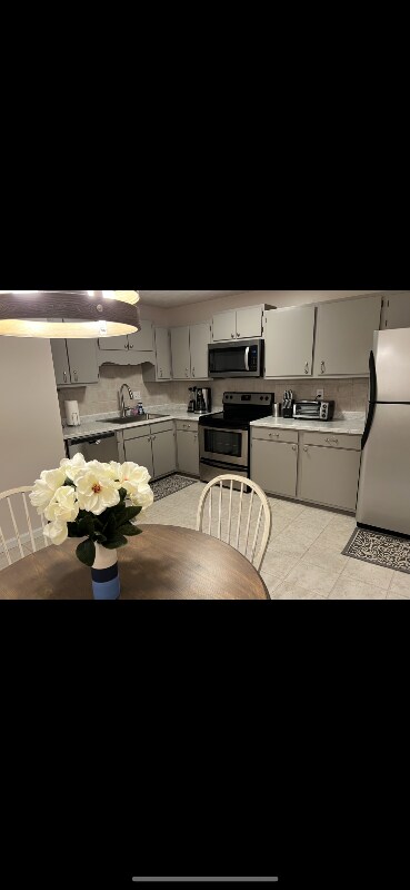 Building Photo - 516 Lakeside Dock Dr