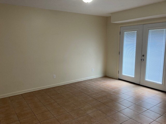 Building Photo - 211 Saratoga Cir