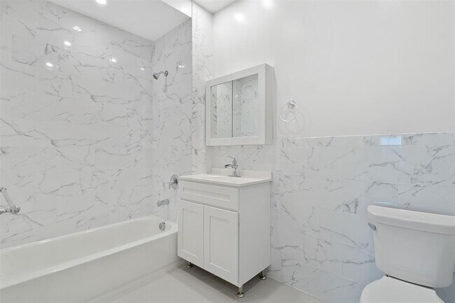 Building Photo - 311-315-315 West Side Ave