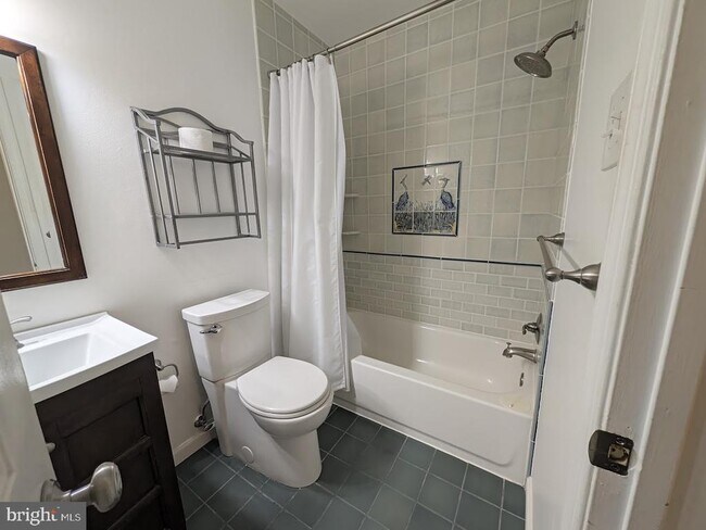 Building Photo - 8241 Clifton Farm Ct