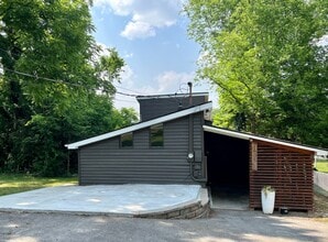 Building Photo - ADORABLE CONTEMPORARY 2 BEDROOM IN THE HEART OF WEST HILLS!!!