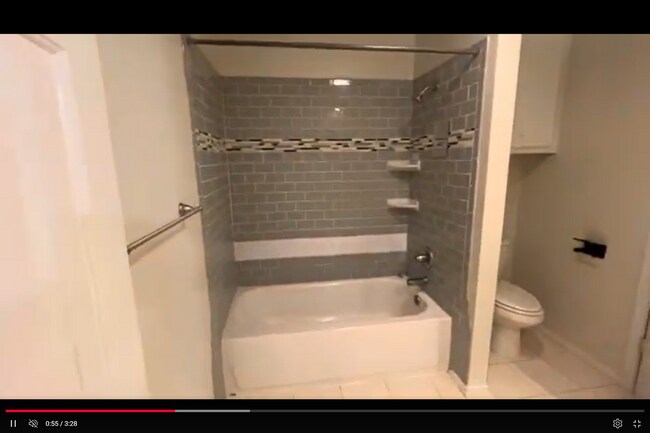 Building Photo - Awesome home in quiet. Culdesac