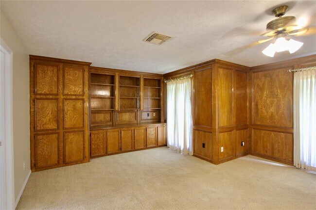 Building Photo - 2422 Stephens Grant Dr