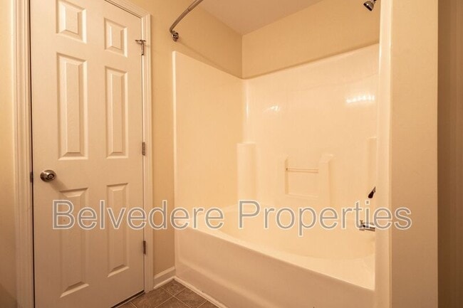 Building Photo - 36 Ackland Dr