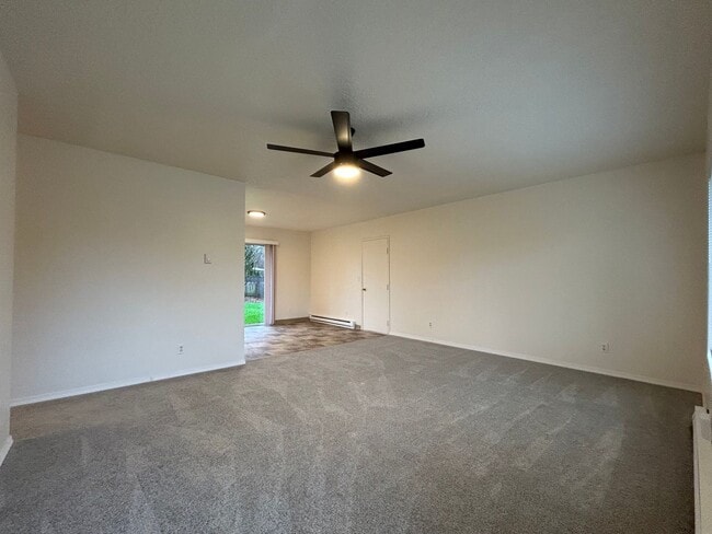 Building Photo - Freshly Updated 3-Bedroom Home with Spacious Backyard and Garage