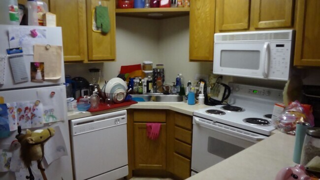 Building Photo - Parkside Apts - One Bedroom near Utah Valley Hospital and Provo Recreation Center