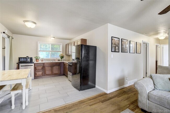 Building Photo - 257 Sherri Dr