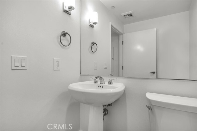 Building Photo - 13600 Marina Pointe Dr