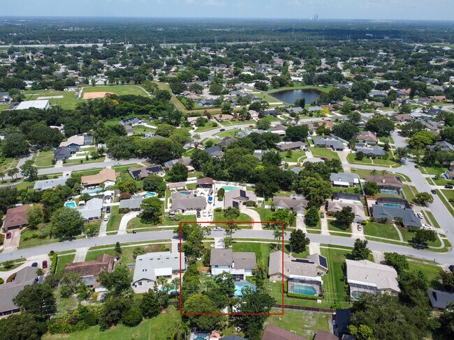 Building Photo - 718 Mendoza Dr