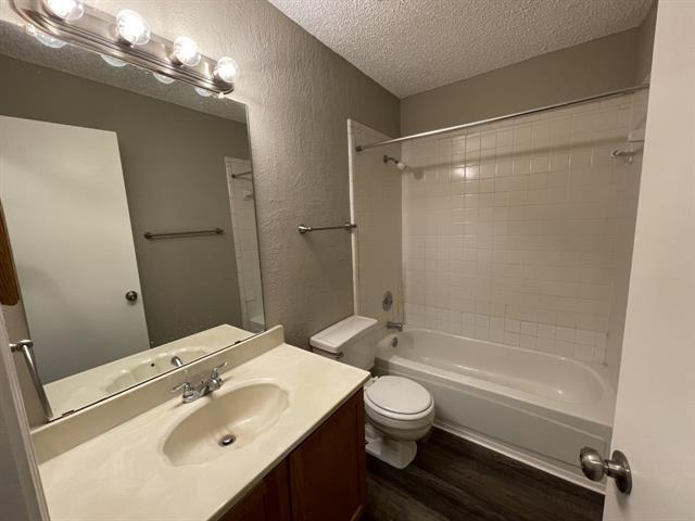 Building Photo - 5618 Fox Hunt Dr