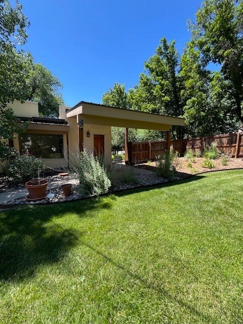 Building Photo - 978 E 5th Ave