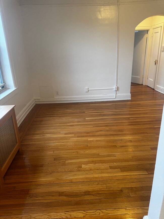 Building Photo - Teaneck Properties