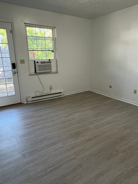 Building Photo - 1020 Arrowhead Dr