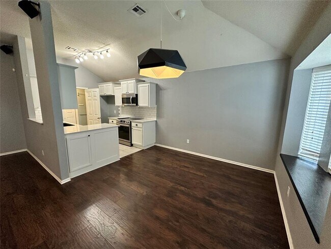 Building Photo - 6020 SE 86th St