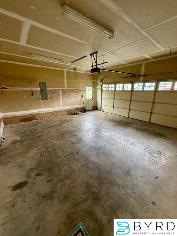 Building Photo - 1013 Sycamore Crest Dr