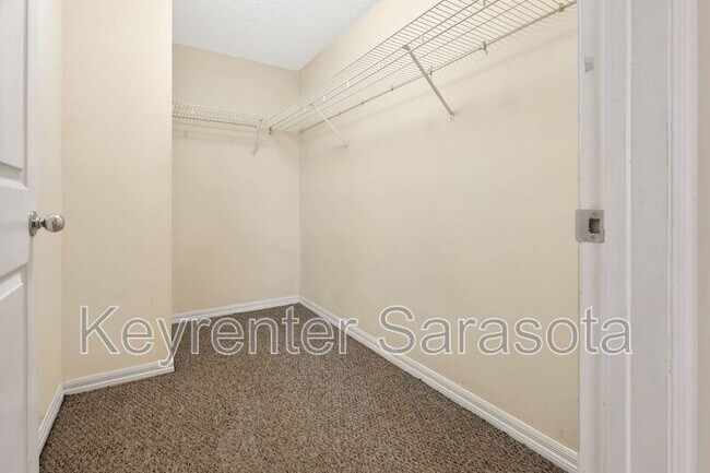Building Photo - 5500 Bentgrass Dr