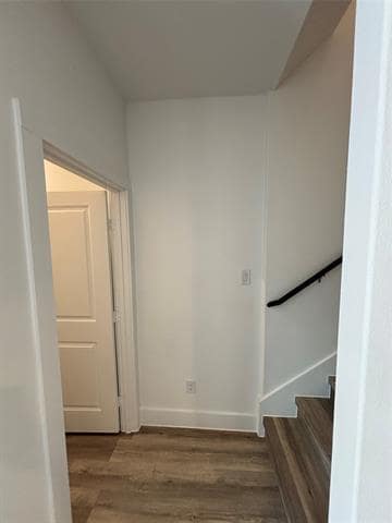 Building Photo - 1529 Creekside Dr