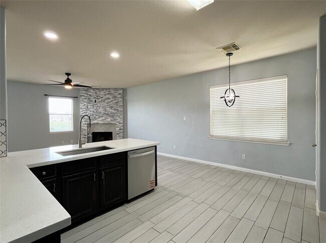 Building Photo - 4339 S Vineyard Mdw Ln