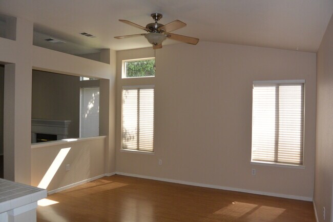 Building Photo - Desirable SW area