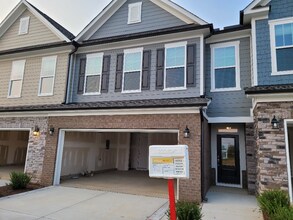 Building Photo - 302 Kephart Way