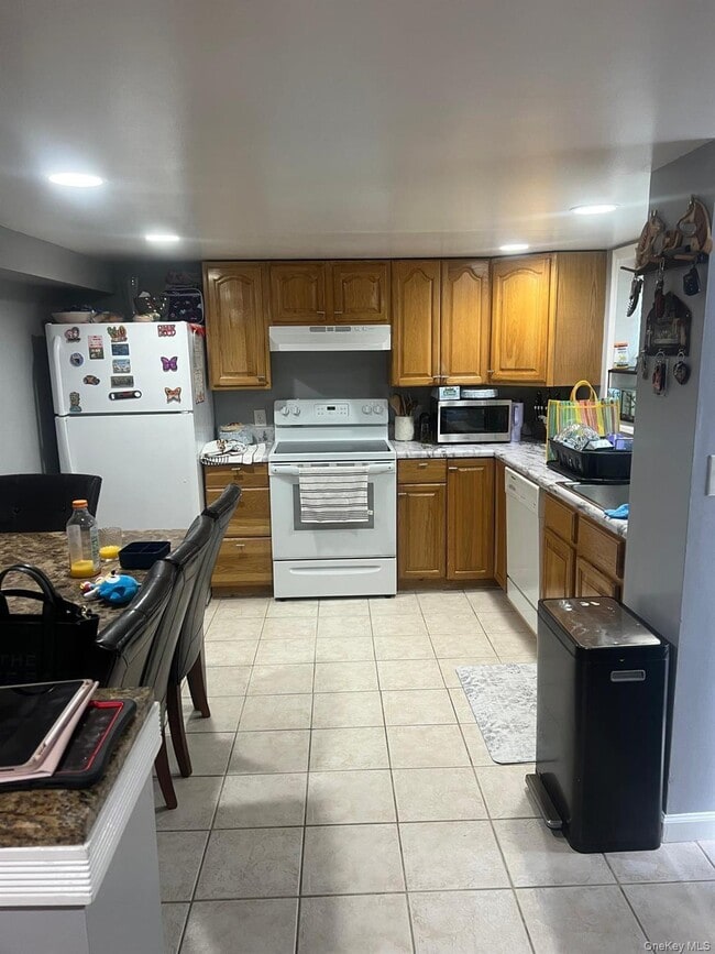 Primary Photo - 14 Alexander Pl