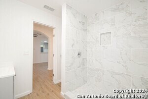 Building Photo - 727 John Adams Dr