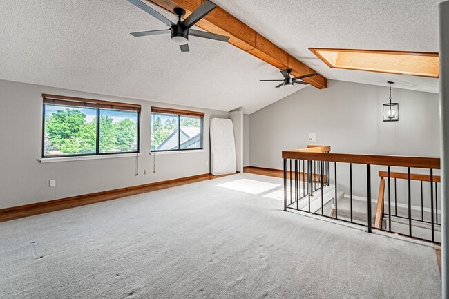 Building Photo - 9866 E Maplewood Cir