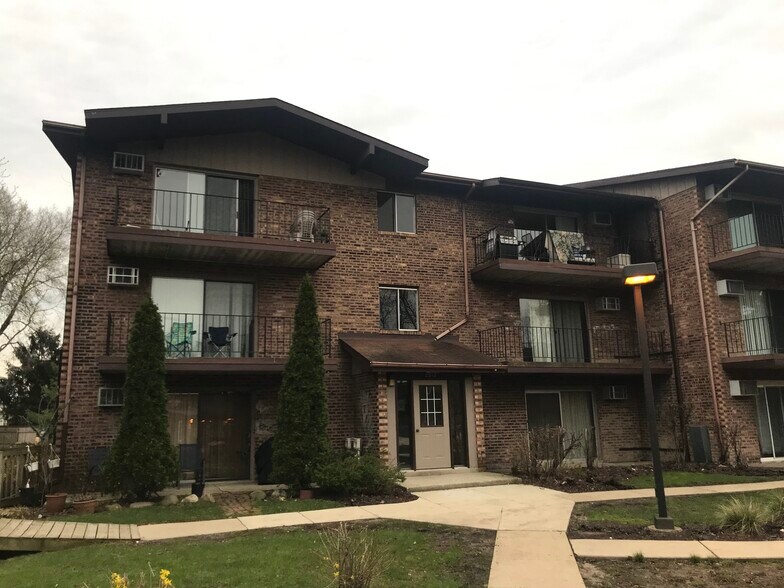 Building Photo - 2512 Waterbury Dr
