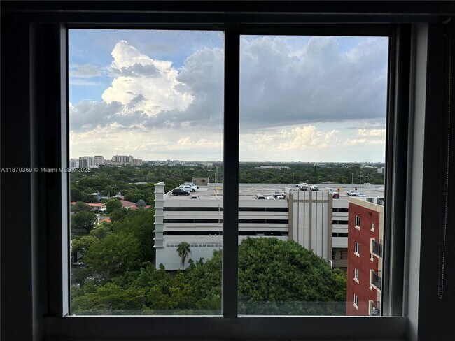 Building Photo - 3500 Coral Wy