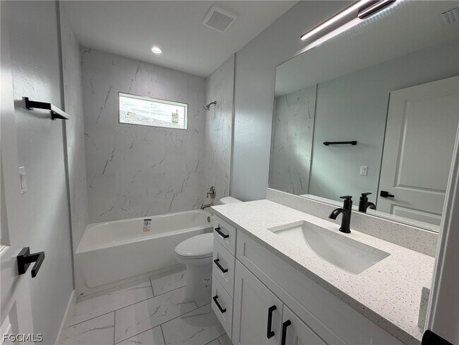 Building Photo - 1144-1146 SW 47th Terrace