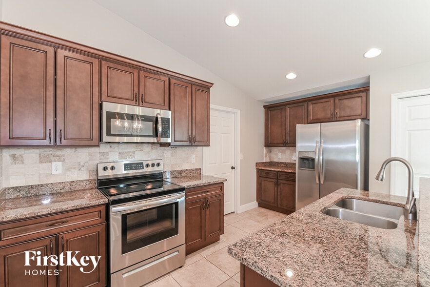 Building Photo - 1806 NE 2nd Ave